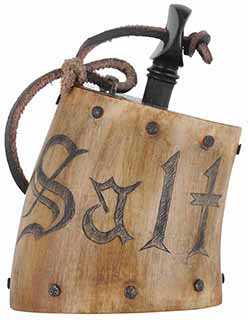 Salt Horn,
3-1/2" tall, scrimshaw engraved