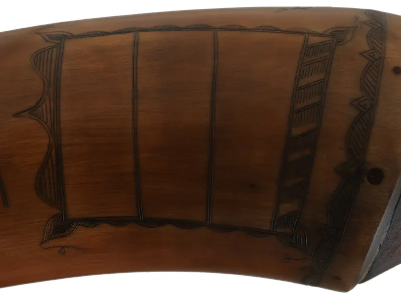 Powder Horn,
11-1/2", scrimshaw verse,
hell horse, iron staple