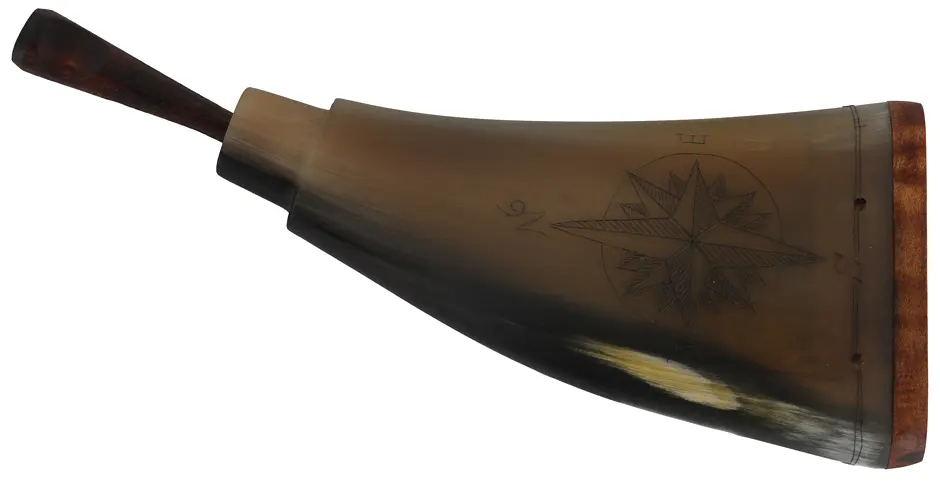 Flat Priming Horn,
5", pine base, compass rose