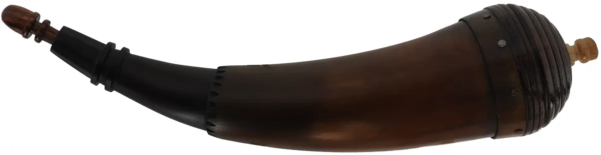 Powder Horn,
10", beehive base,
engrailed, paneled neck