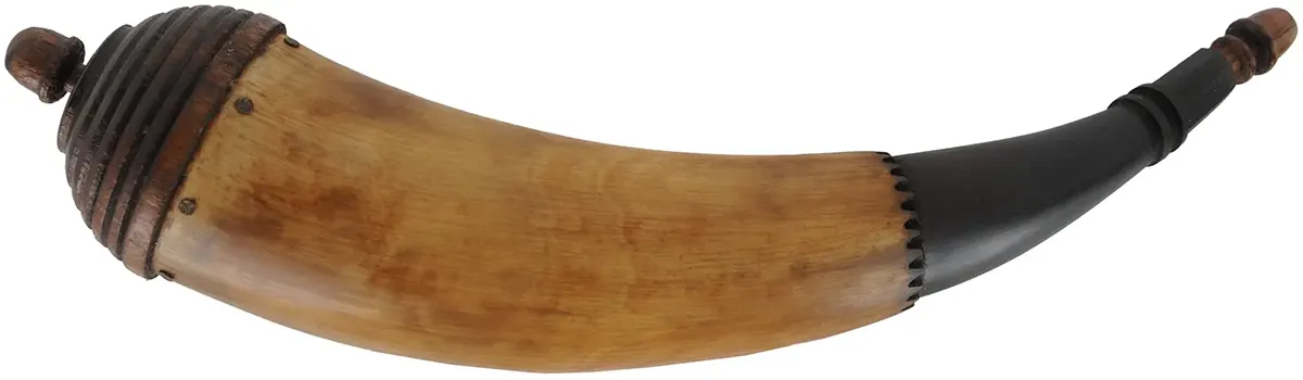 Powder Horn,
13", beehive base,
engrailed, paneled neck