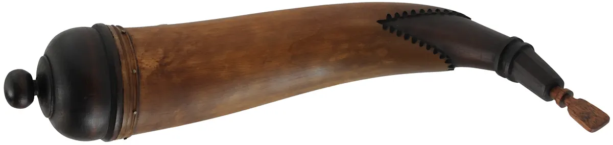 Powder Horn,
13-1/2", paneled tip,
tansel throat, domed base