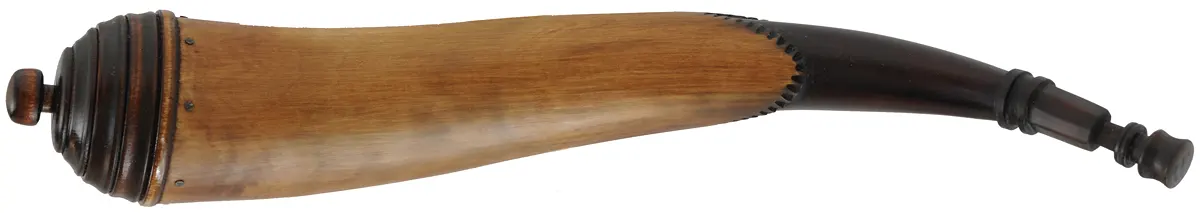 Powder Horn,
15", paneled tip,
tansel throat, turned base