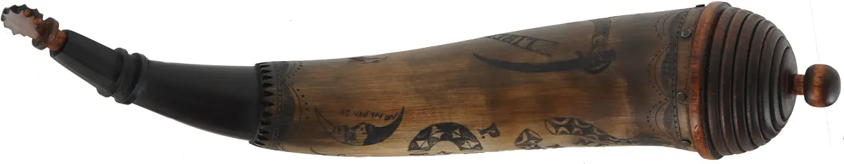 Powder Horn,
13-1/2", beehive base,
patriotic scrimshaw paneled tip