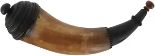 Powder Horn,
11-1/8", beehive base,
engrailed, paneled tip