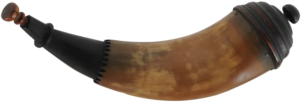Powder Horn,
11-1/8", beehive base,
engrailed, paneled tip