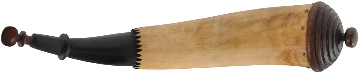 Powder Horn,
11-1/2", turned base,
engrailed, paneled tip